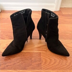Carlos by Carlos Santana Black Pointed Toe Ankle Booties